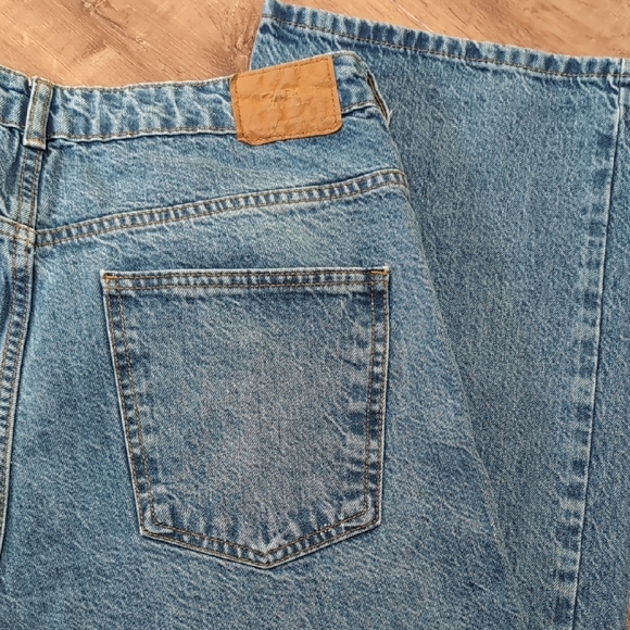 Zara Women's Light Blue High Rise Relaxed Jeans - Picture 4 of 12